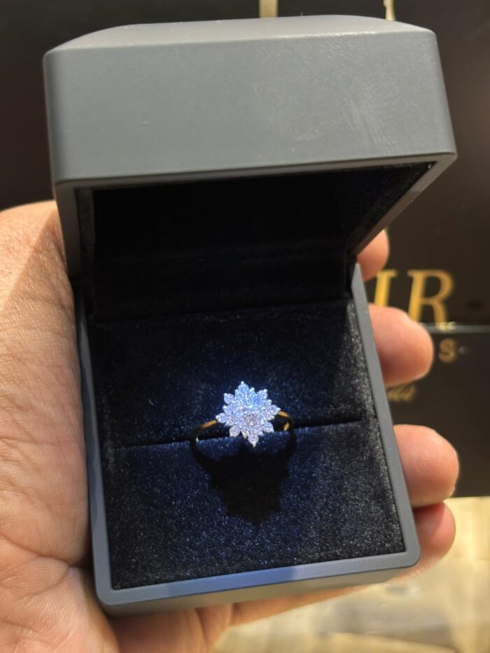 Gold Star Zircon Ring - Image 5
