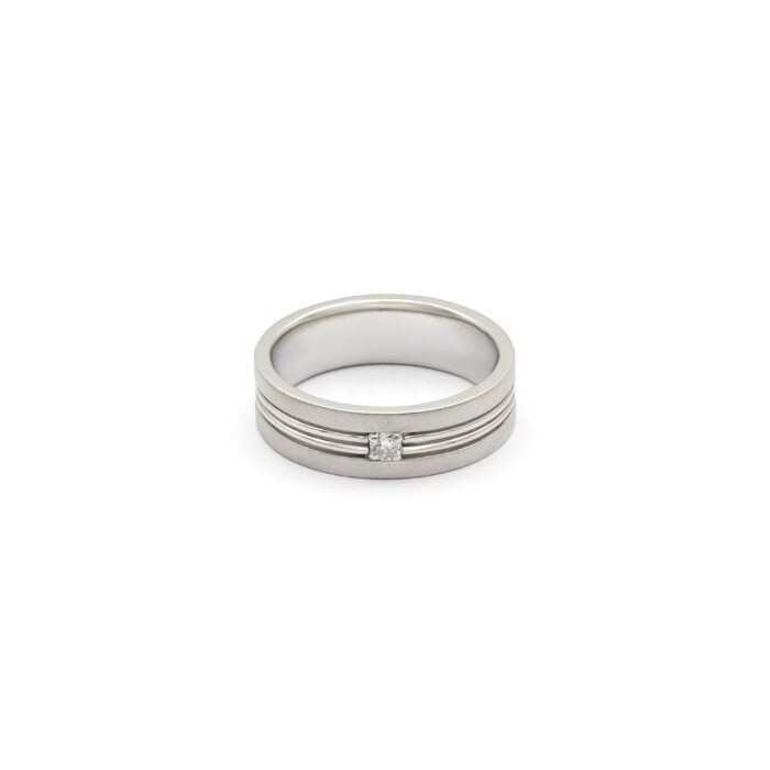 Elegant Men’s Solitaire Diamond Ring