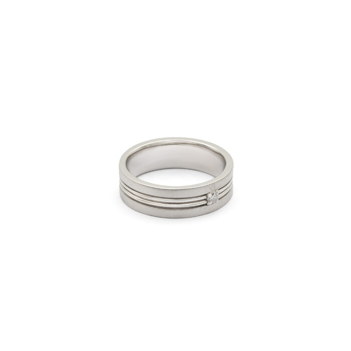 Elegant Men’s Solitaire Diamond Ring