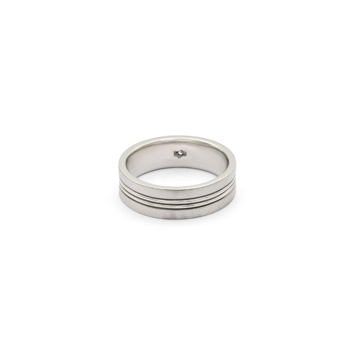 Elegant Men’s Solitaire Diamond Ring