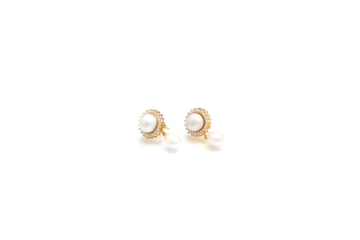 Natural Freshwater Pearl Gold Earrings - Image 3