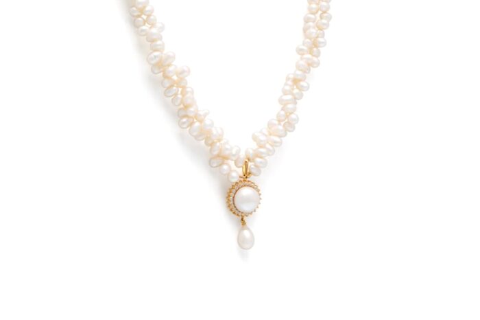 Natural Freshwater Pearl Pendant With Pearl Chain