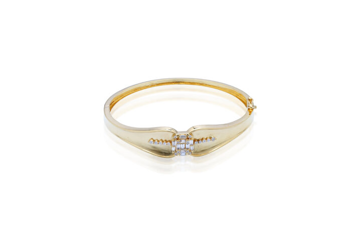 ladies gold diamond bracelet