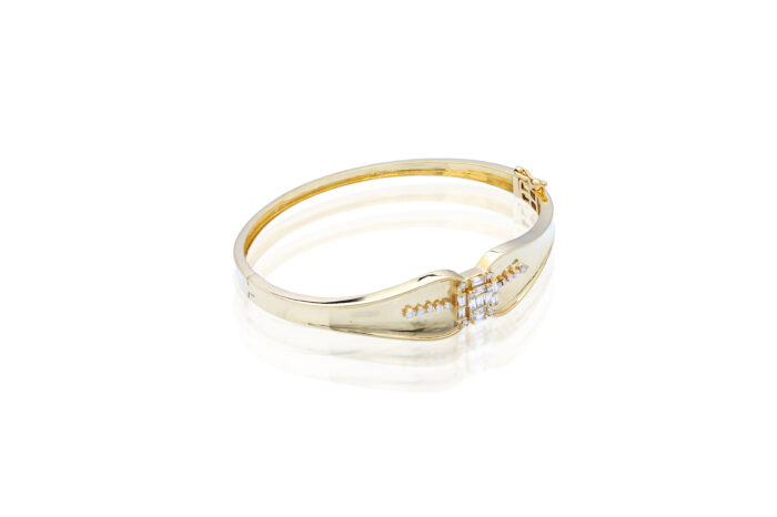 ladies gold diamond bracelet