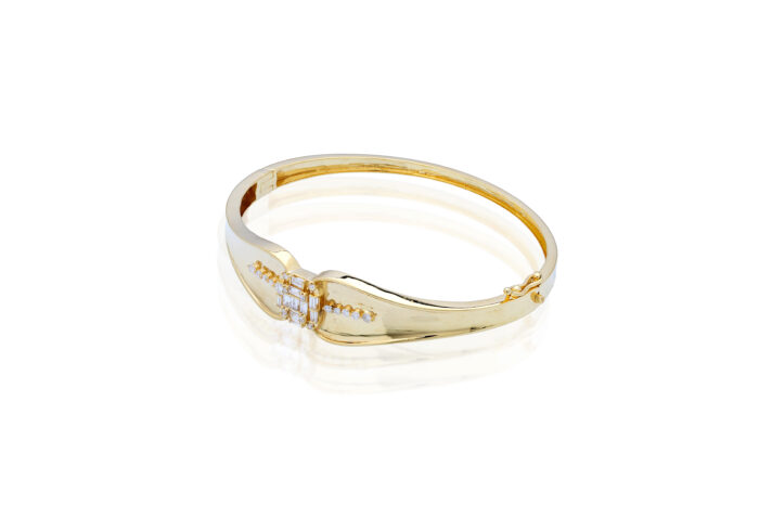 ladies gold diamond bracelet