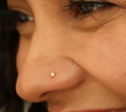 Elegant Star Gold Nose Pin