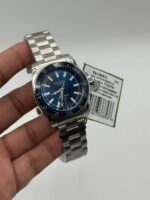 Gucci Dive Silver Stainless Steel Navy Blue Dial Quartz Watch for Gents - GUCCI YA136311 - Image 5